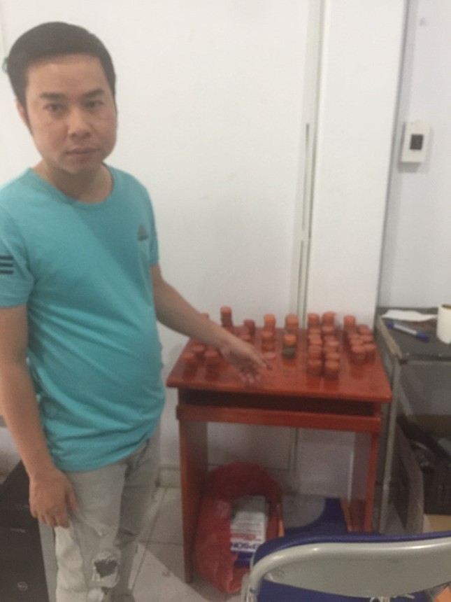 Đường dây làm bằng giả quy mô tại TP.HCM: "Quy trình" giả từ A đến Z ảnh 2