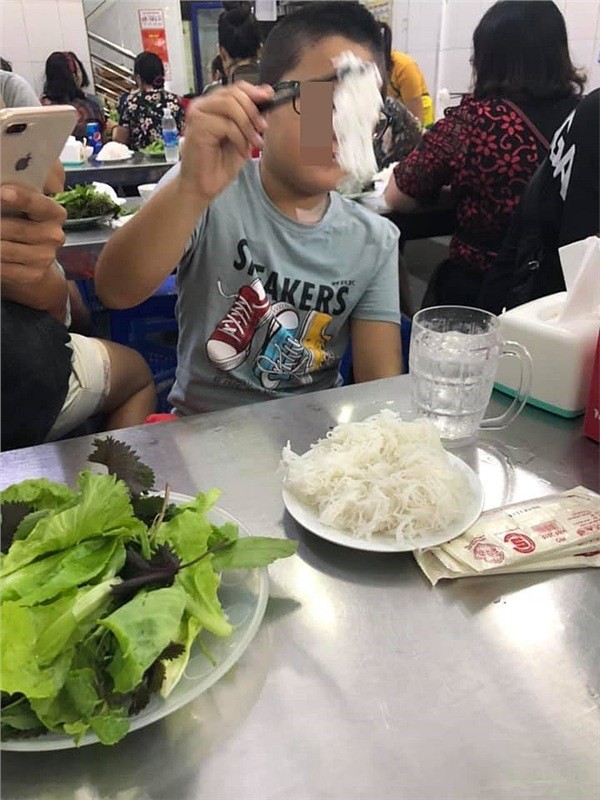 "Bún chả Obama" liên tiếp bị chê, dân tình ngán ngẩm: "Ăn 1 lần không bao giờ quay lại nữa" ảnh 3
