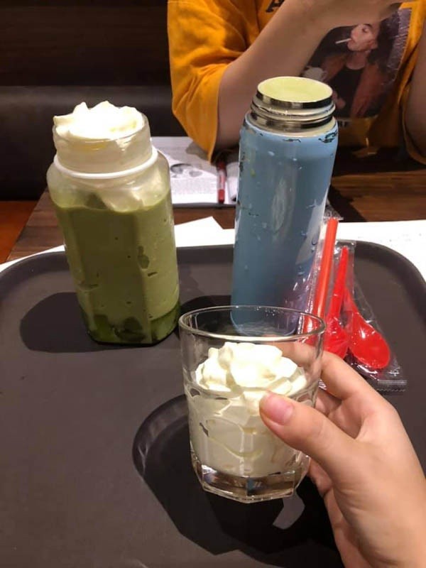 Lần đầu ở Việt Nam, khách hàng bê cả cặp lồng, bát tô đi nhận "upsize" đồ uống miễn phí ảnh 3