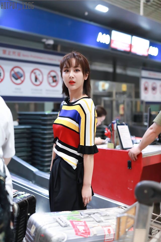 Đến Dương Tử cũng phải ngỡ ngàng trước độ nổi tiếng của Vương Tuấn Khải (TFBOYS) ảnh 1
