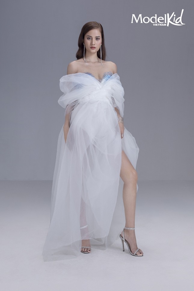 "Bộ tứ" HLV tung ảnh poster "sang chảnh" chính thức chào sân "Model Kid Vietnam 2019" ảnh 3