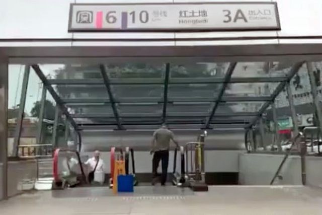 Trung Quốc: Nhà ga tàu điện ngầm có độ sâu bằng chiều cao tòa nhà 31 tầng ảnh 1