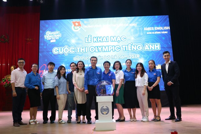 Cuộc thi Olympic tiếng Anh dành cho cán bộ trẻ chính thức được bắt đầu ảnh 1