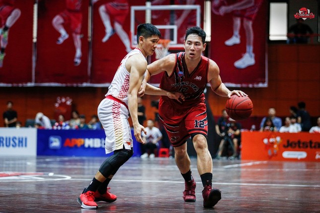 VBA 2019: Cuộc so tài nảy lửa giữa Saigon Heat và cực vô địch VBA Thang Long Warriors ảnh 2