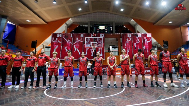 VBA 2019: Cuộc so tài nảy lửa giữa Saigon Heat và cực vô địch VBA Thang Long Warriors ảnh 1