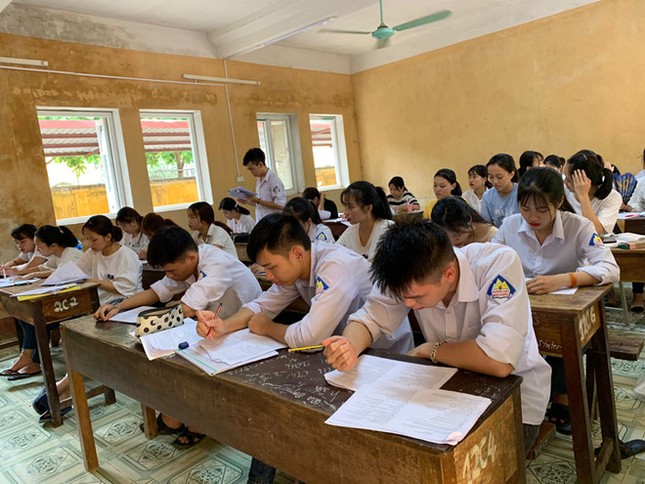 Thi THPT quốc gia 2019: Công an, viện kiểm sát thẩm định nhân thân cán bộ làm thi ảnh 1