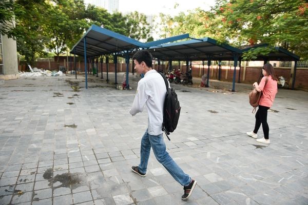 Thi THPT Quốc gia 2019: 150 phút "căng não" của các sĩ tử với bài thi tổ hợp KHTN ảnh 4