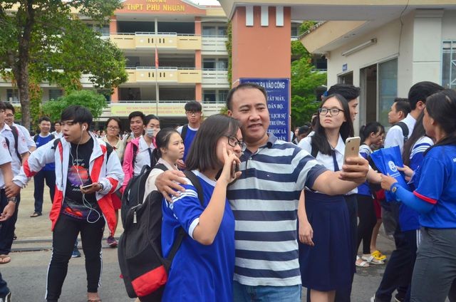“Thi xong rồi, đi chơi thôi con!" ảnh 4