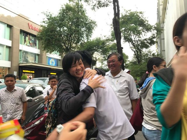 “Thi xong rồi, đi chơi thôi con!" ảnh 6