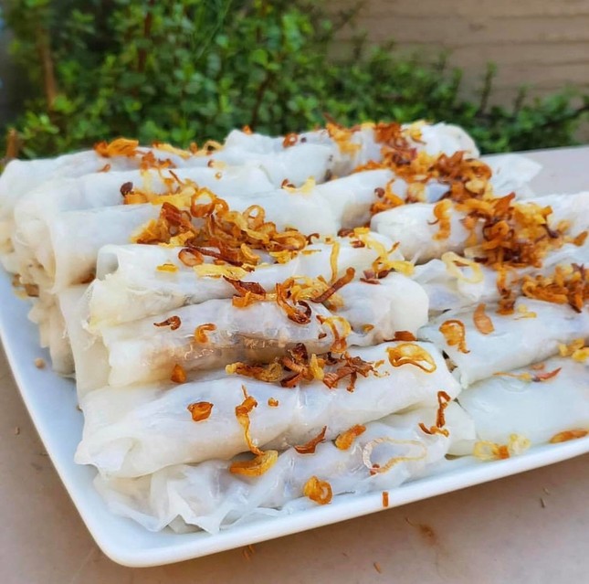 Bánh cuốn, cà phê Hà Nội được báo Anh ca ngợi: "Tour ẩm thực đáng thưởng thức trên thế giới" ảnh 3