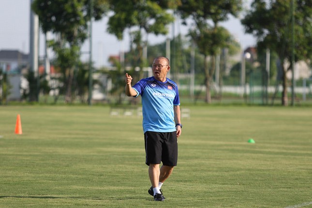 HLV Park Hang-seo: "Tôi đang rất khó xử với VFF và khán giả Việt Nam" ảnh 2