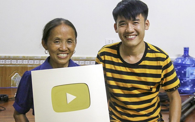 Bà Tân Vlog thừa nhận "lỗ nặng" vì chưa nhận được đồng nào từ YouTube ảnh 1