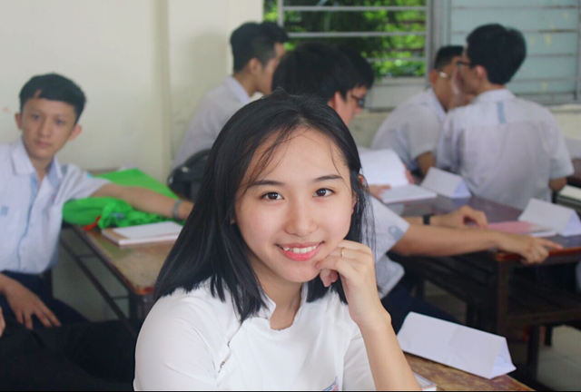 Nữ sinh giành điểm 10 Hóa duy nhất tại TP.HCM tiết lộ chuyện “nghiện Facebook” ảnh 1