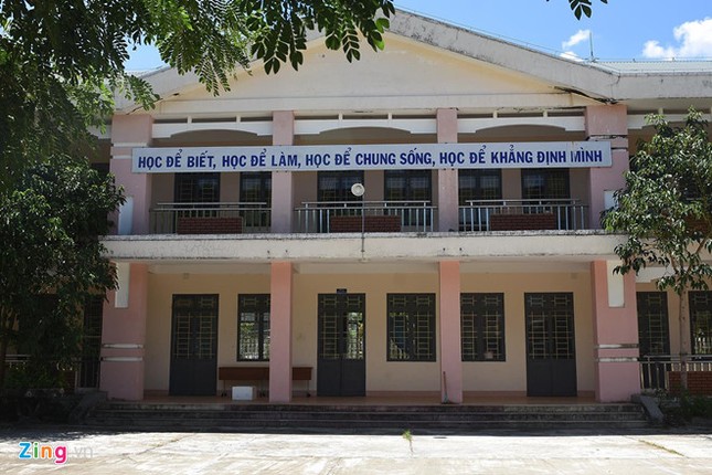 Nơi có tỷ lệ đỗ tốt nghiệp 0%, 3 học sinh đã có vợ ảnh 2