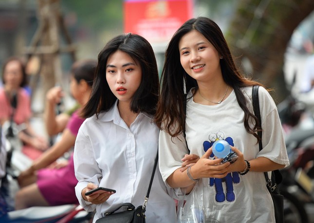 Hàng chục nghìn thí sinh đỗ đại học bằng xét học bạ có đáng lo ngại? ảnh 1