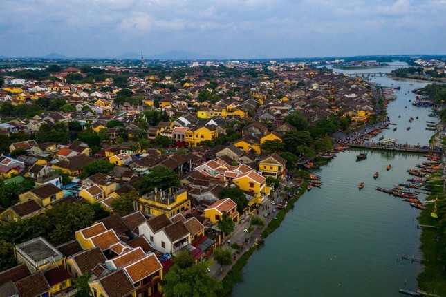 Báo Tây nói về đi xích lô và 9 trải nghiệm phải thử ở Việt Nam ảnh 5