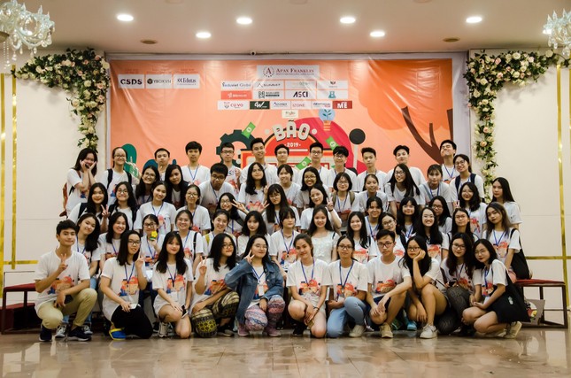 Hà Nội: Teen hào hứng rủ nhau tham gia hội chợ hướng nghiệp BÃO 2019 ảnh 1