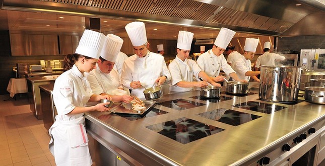 5 nhà hàng phục vụ đến đêm muộn sang chảnh nhất thế giới ảnh 6