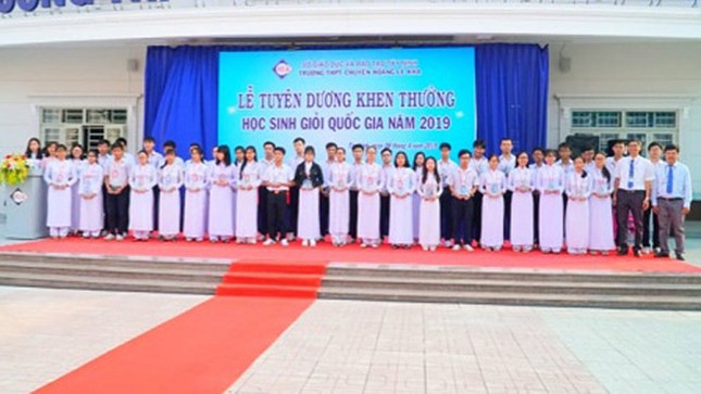 Học sinh giỏi quốc gia suýt trượt tốt nghiệp THPT vì điểm 0 trước phúc khảo ảnh 1
