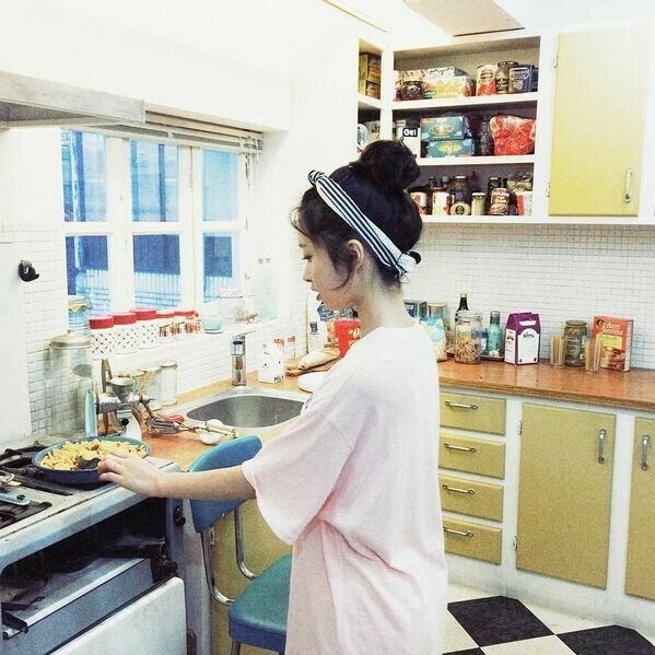 Lên mạng than thở bạn gái không biết nấu ăn, đỏng đảnh, chàng trai nhận "cơn mưa" chỉ trích ảnh 2