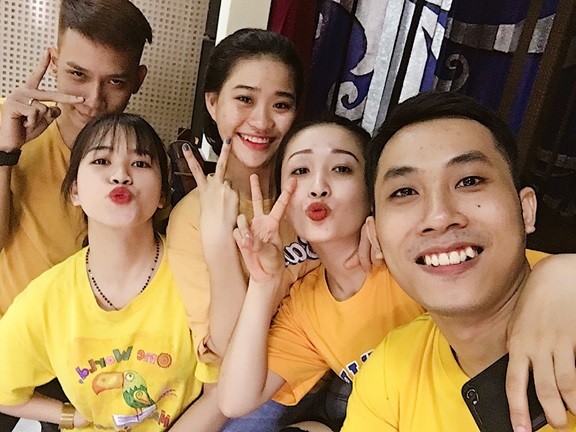 "Phủ vàng" MXH, Ribi Sachi và dàn hot teen hưởng ứng: "Lay's - Ngày vàng lan toả niềm vui" ảnh 4