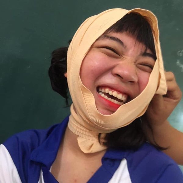 Loạt ảnh "thầy chỉ" và "học sinh làm" khi băng bó vết thương khác nhau "1 trời 1 vực" ảnh 12