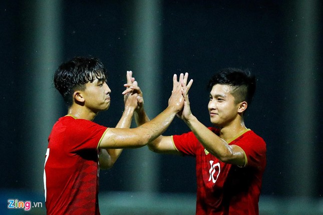 HLV Kitchee ngạc nhiên vì dự bị của U22 Việt Nam vẫn quá mạnh ảnh 2