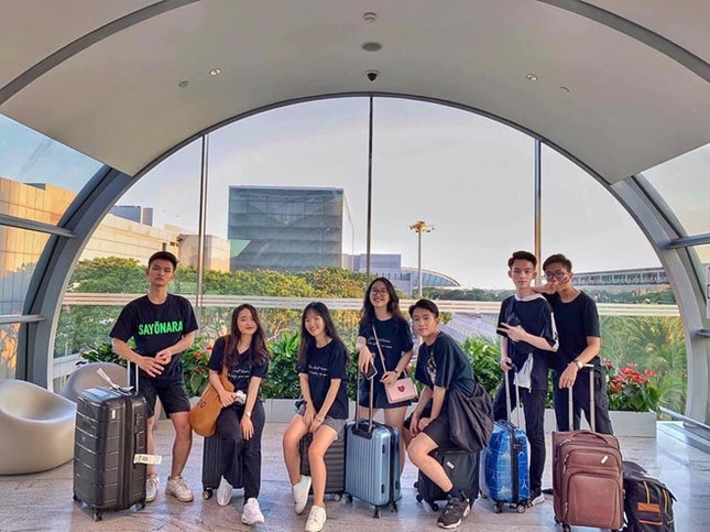 Hội bạn thân 2K1 toàn học sinh giỏi quốc gia với "hot boy IELTS 8.0" ảnh 1