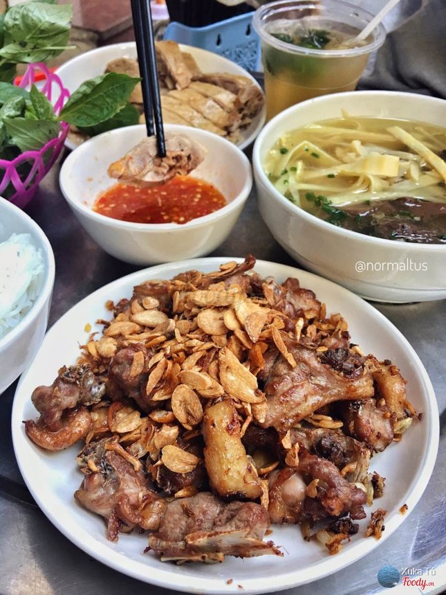 Ngất ngây với loạt món cháy tỏi thơm giòn cực hợp cho những ngày mưa ảnh 3