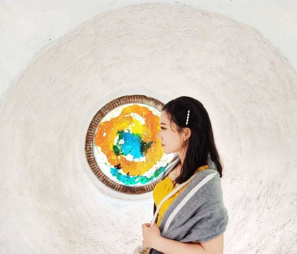 Với ô cửa sổ màu sắc ở Đà Lạt, dân tình cho ra đời loạt ảnh "không ảo không lấy tiền" ảnh 16