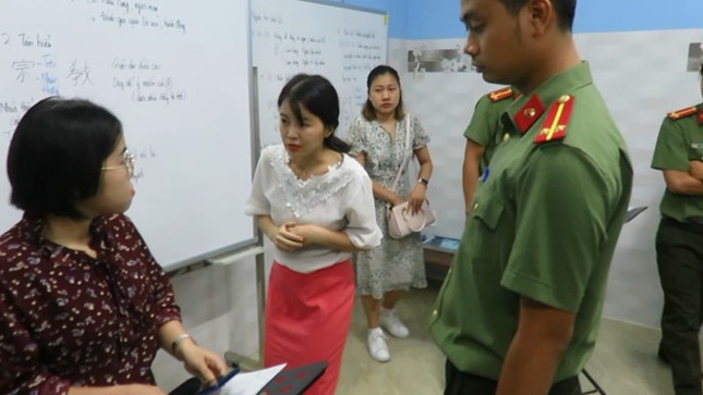 Nữ du học sinh Hàn Quốc xinh đẹp truyền đạo trái phép tại trung tâm ngoại ngữ ảnh 10