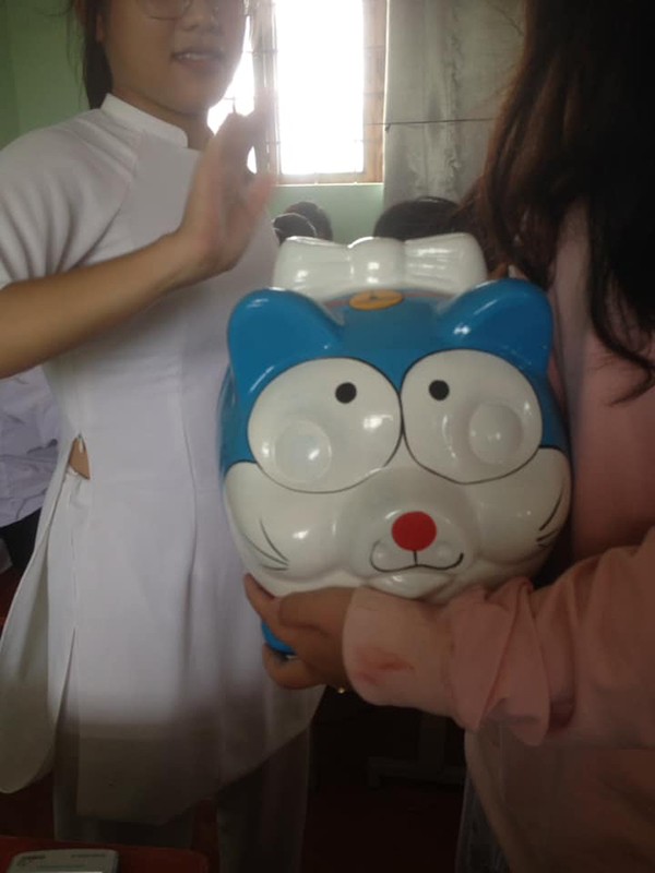 Mèo "Doraheo" - phiên bản lỗi của Doraemon được các học sinh thi nhau mua về để làm "thủ quỹ" ảnh 3