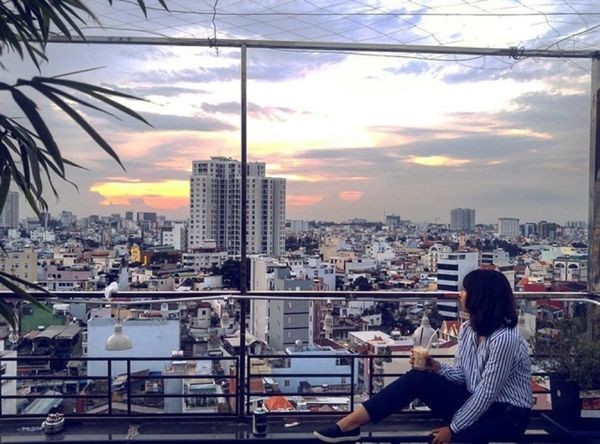 Top 5 quán cà phê "nóc nhà" view "khủng", ngắm toàn cảnh Sài Gòn thu hút giới trẻ ảnh 9
