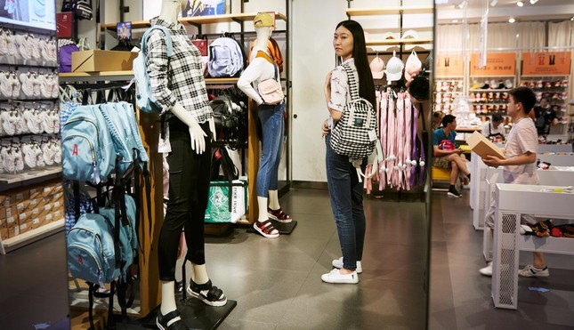 Giới trẻ Trung Quốc tiêu hoang như người Mỹ và nợ ngập đầu ảnh 1