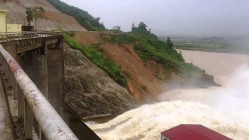 Nhiều trường học ở Hà Tĩnh không thể khai giảng vì mưa lũ ảnh 4