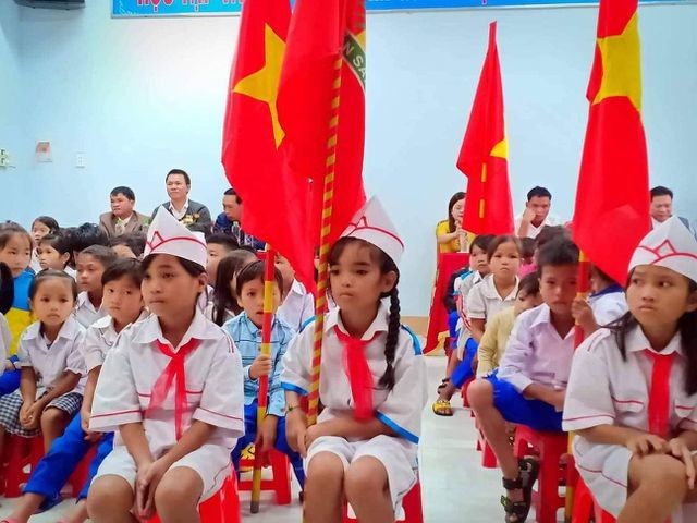 Dù mưa lũ, học sinh Quảng Trị vẫn tham gia ngày hội khai trường ảnh 2