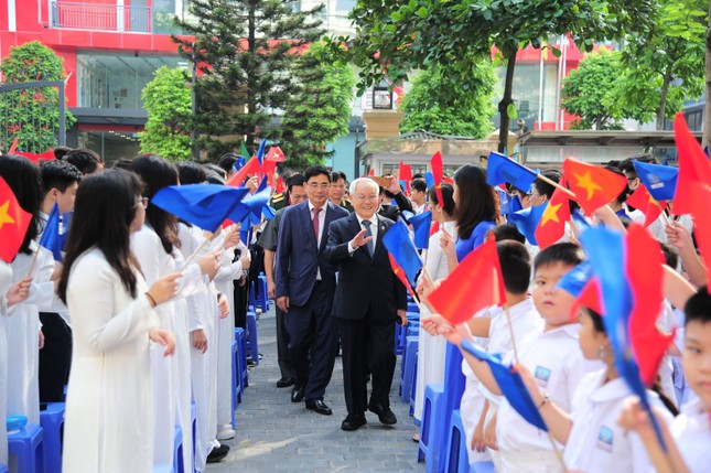 Hà Nội: Học sinh Nguyễn Siêu đón năm học mới với "Mái trường xanh - ước mơ xanh" ảnh 2