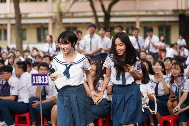 Kaity Nguyễn, Trang Hý cùng nhóm bạn "đại náo” lễ khai giảng ảnh 5
