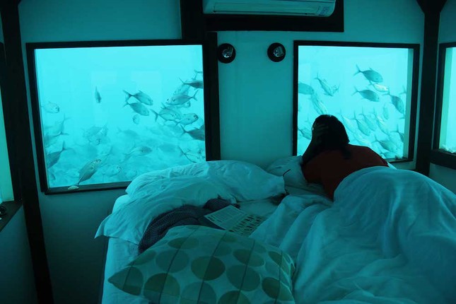 Khách sạn nửa nổi nửa chìm kỳ lạ giữa biển ở châu Phi ảnh 3
