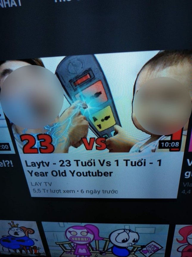 Dân mạng phẫn nộ với kênh YouTube dạy trẻ em dùng ổ điện để giật người lớn ảnh 3