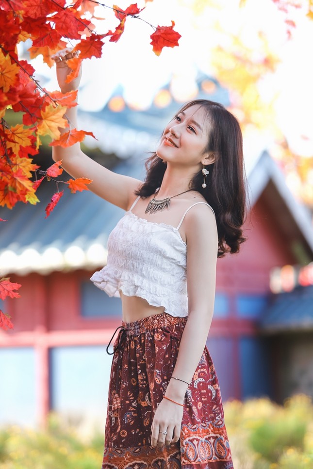 Giới trẻ khoe sắc rạng rỡ ở "phim trường Hàn Quốc" lãng mạn giữa lòng Hà Nội ảnh 7