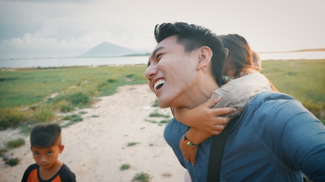 Bị cho "cà khịa" hot Travel blogger nổi tiếng, Khoai Lang Thang bức xúc lên tiếng đáp trả ảnh 5