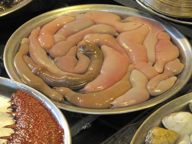 Cua tươi sống, bạch tuộc giãy giụa và những món dị nhất Hàn Quốc ảnh 6