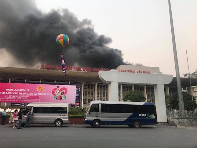 Cháy Cung Văn hóa Việt Xô, sân khấu show Quang Hà bị thiêu rụi ảnh 2