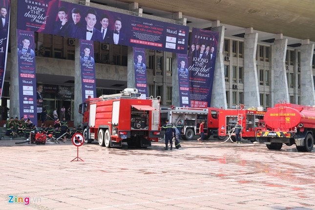 Cháy Cung Văn hóa Việt Xô, sân khấu show Quang Hà bị thiêu rụi ảnh 8