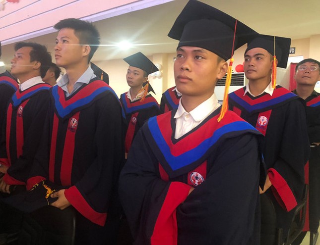Chưa có bằng Đại học vẫn được học thẳng lên... Thạc sĩ ảnh 1