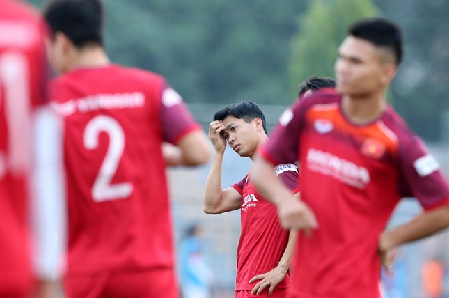Cả HLV Park Hang-seo và Tan Cheng Hoe đều tập kín, từ chối trả lời báo chí Việt Nam ảnh 4