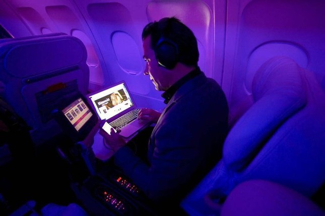 Hành khách cần lưu ý những gì khi dùng dịch vụ Wi-Fi trên các chuyến bay? ảnh 2