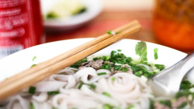 Vượt qua món bò Wagyu, hai món bình dân Việt xếp hạng cao trên CNN ảnh 2