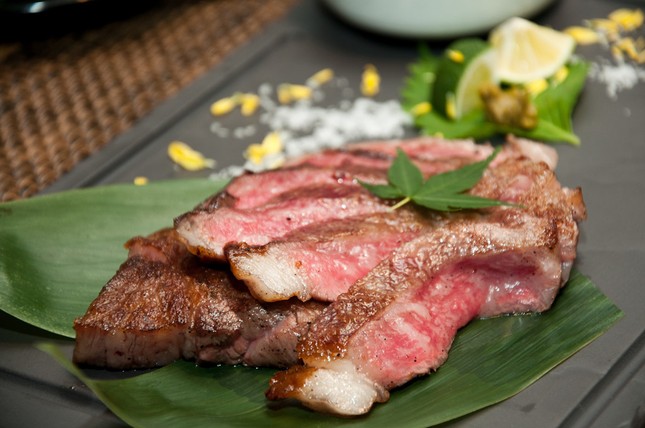 Vượt qua món bò Wagyu, hai món bình dân Việt xếp hạng cao trên CNN ảnh 4